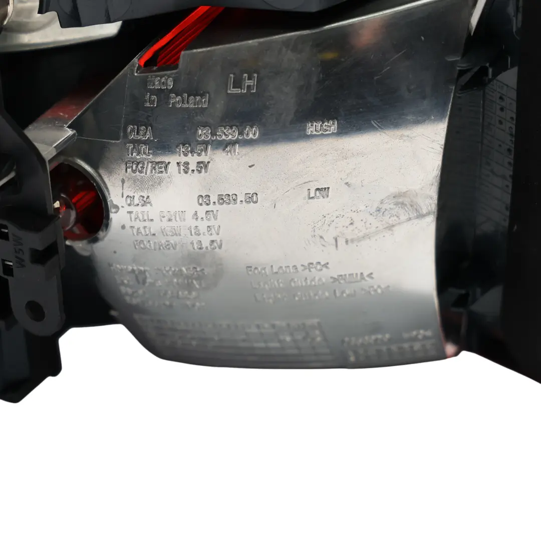 BMW F46 LCI Lampa Wewnętrzna Klapy Bagażnika Tył Lewo - SKU 7461609-1 - Numer Części 7461609