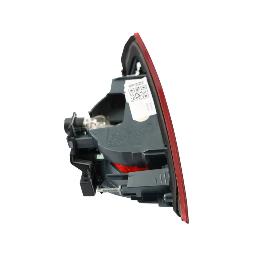 Luz Trasera Tapa En Maletero Derecha para BMW F46 LCI con número de pieza 7461610 BMW F46 LCI Luz Trasera Tapa En Maletero Derecha - SKU 7461610-1 - Número de pieza 7461610