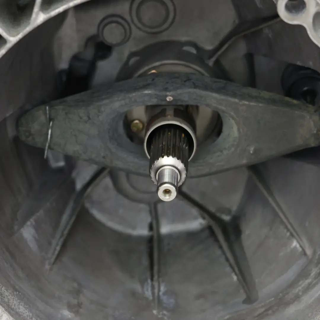 M54 Skrzynia Biegów S5D250G do BMW Z4 E85 2.2i 2.5i o numerze 7533112 BMW Z4 E85 2.2i 2.5i M54 Skrzynia Biegów S5D250G - SKU 7533112 - Numer Części 7533112