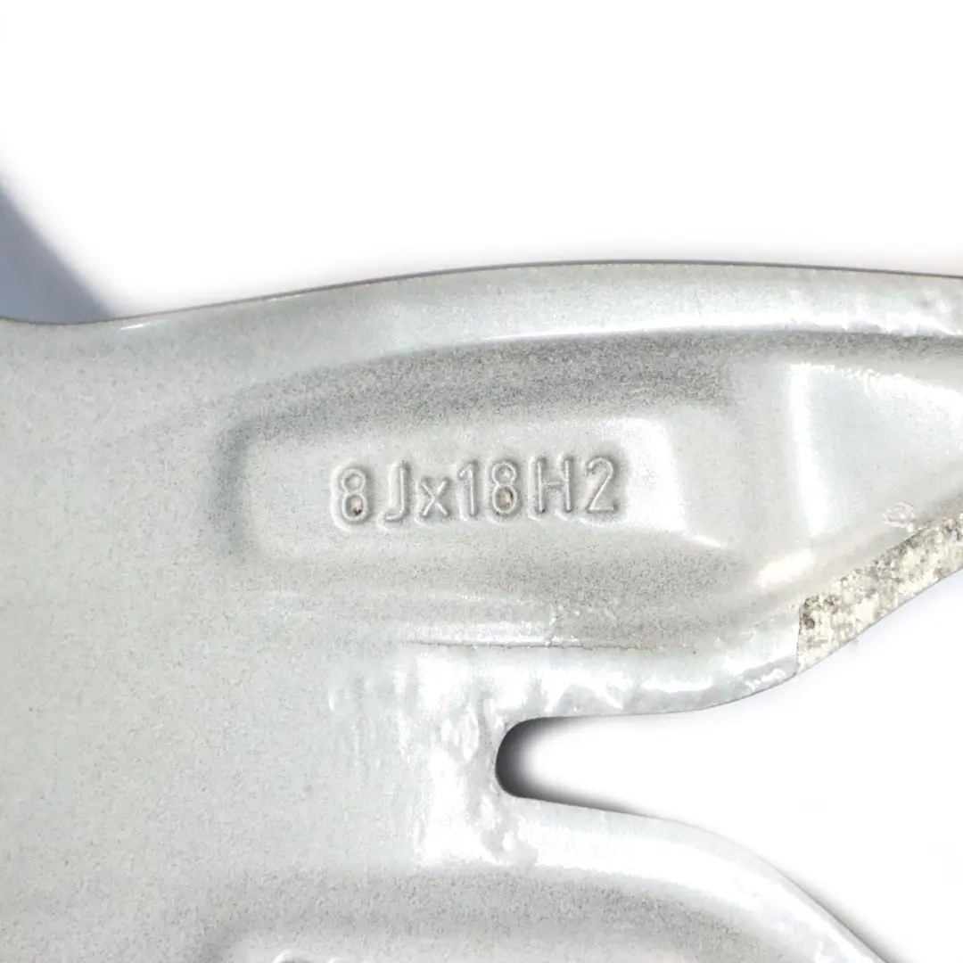 Srebrna Felga Aluminiowa Tylna 18" 8J ET:52 M Spoke 436 do BMW F20 F21 F22 o numerze 7847414 BMW F20 F21 F22 Srebrna Felga Aluminiowa Tylna 18" 8J ET:52 M Spoke 436 - SKU 7847414-2 - Numer Części 7847414