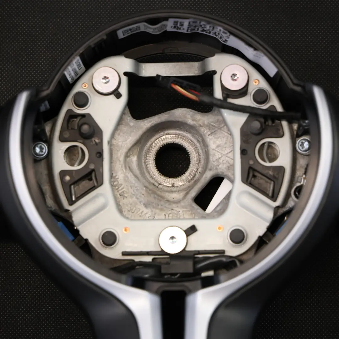 Kierownica Czarna Skóra M Sport Pakiet Łopatki do BMW F80 M3 F82 M4 o numerze 7847606 BMW F80 M3 F82 M4 Kierownica Czarna Skóra M Sport Pakiet Łopatki - SKU 7847606-7 - Numer Części 7847606