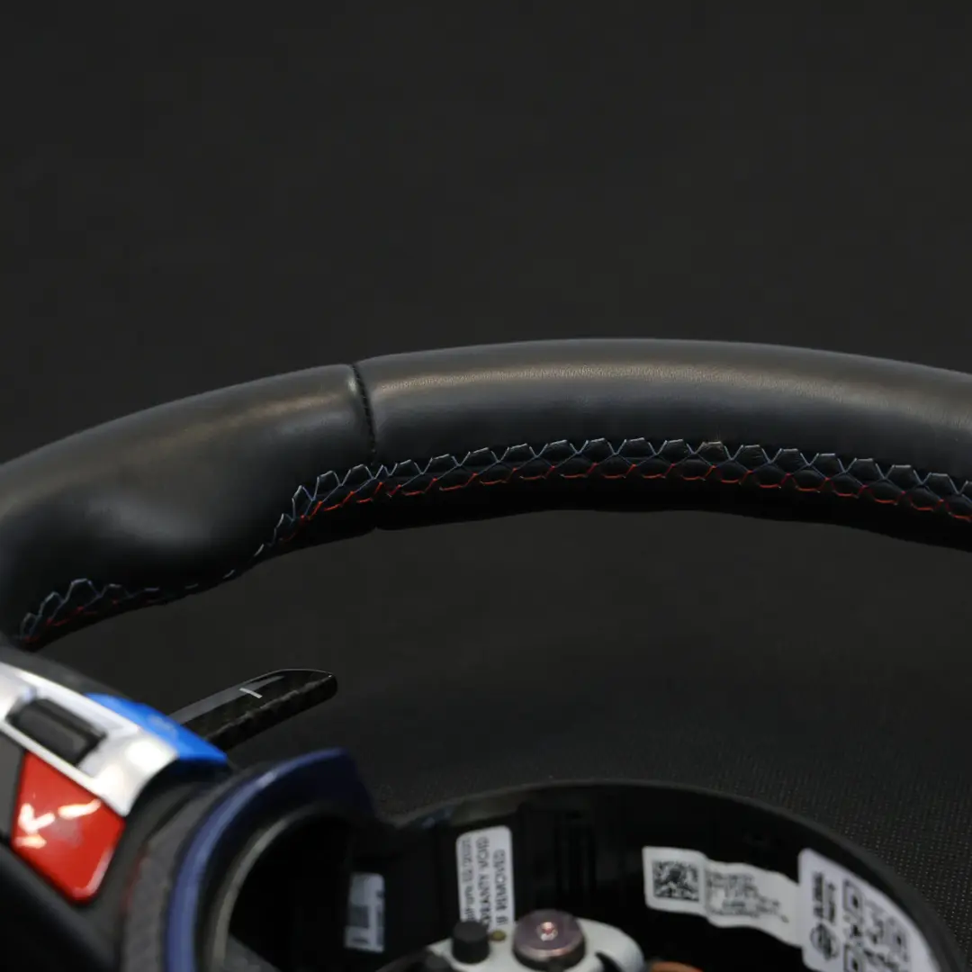 Pelle Nera Riscaldata Cambio Volante per Volante BMW F87 M2 F80 M3 M Performance In con numero di parte 7847607 Volante BMW F87 M2 F80 M3 M Performance In Pelle Nera Riscaldata Cambio Volante - SKU 7847607-4 - Numero di parte 7847607