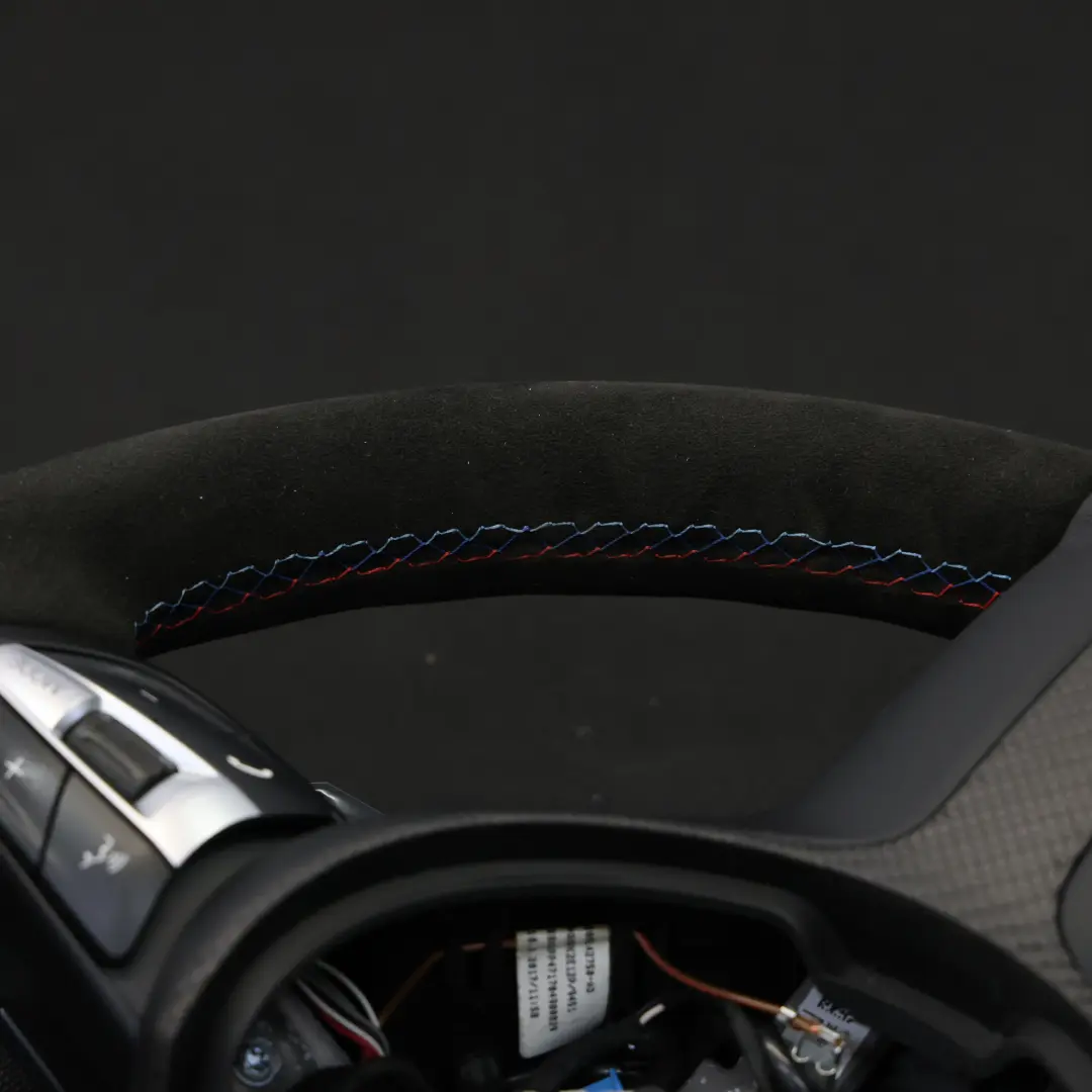 Volant BMW F20 F21 LCI F30 F31 F32 M Sport Alcantara Palettes Changement Vitesse pour à propos du numéro de pièce 7850403 Volant BMW F20 F21 LCI F30 F31 F32 M Sport Alcantara Palettes Changement Vitesse - SKU 7850403-10 - Numéro de pièce 7850403