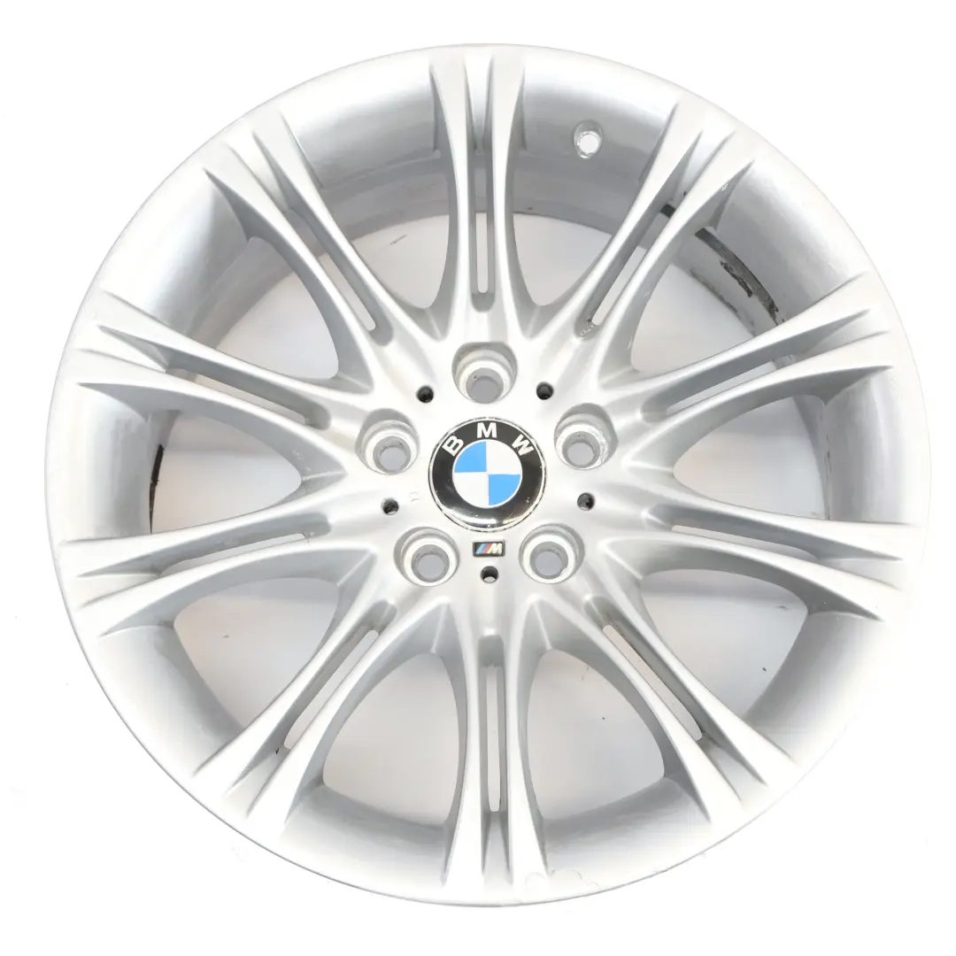 Srebrna Felga Aluminiowa 18" 8J ET:20 M Double Spoke 135 do BMW E60 o numerze 7905320 BMW E60 Srebrna Felga Aluminiowa 18" 8J ET:20 M Double Spoke 135 - SKU 7905320-1 - Numer Części 7905320