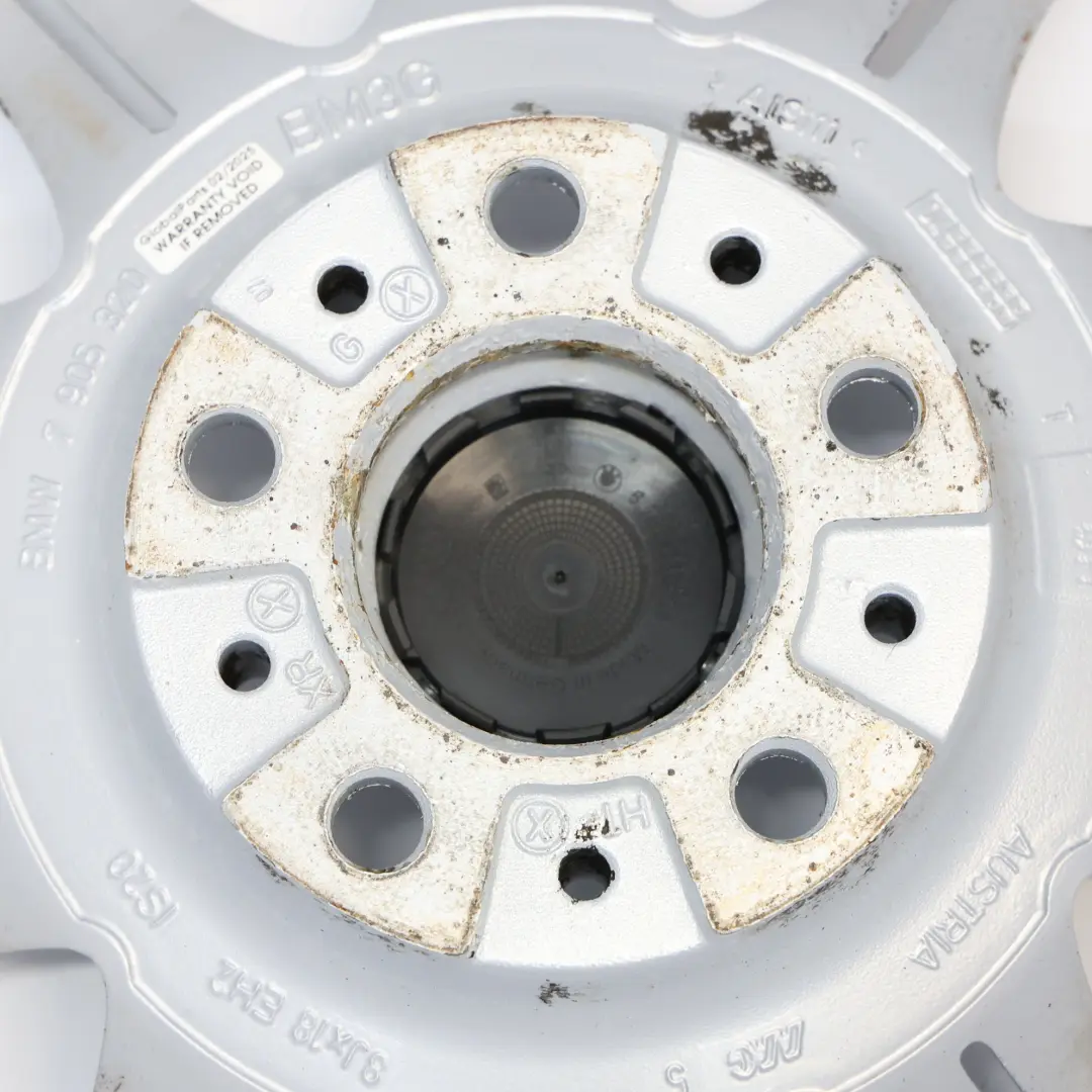 Alufelge Alu Felge 18" 8J ET:20 M Doppelspeiche 135 für BMW 5 6 er E60 E61 mit Teilenummer 7905320 BMW 5 6 er E60 E61 Alufelge Alu Felge 18" 8J ET:20 M Doppelspeiche 135 - SKU 7905320-1 - Teilenummer 7905320