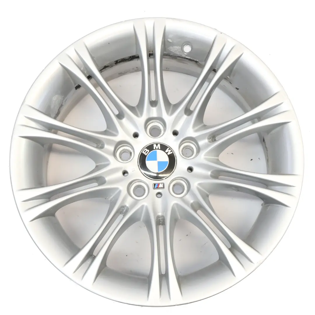 Srebrna Felga Aluminiowa 18" 8J ET:20 M Styling 135 do BMW E60 E61 o numerze 7905320 BMW E60 E61 Srebrna Felga Aluminiowa 18" 8J ET:20 M Styling 135 - SKU 7905320-7 - Numer Części 7905320