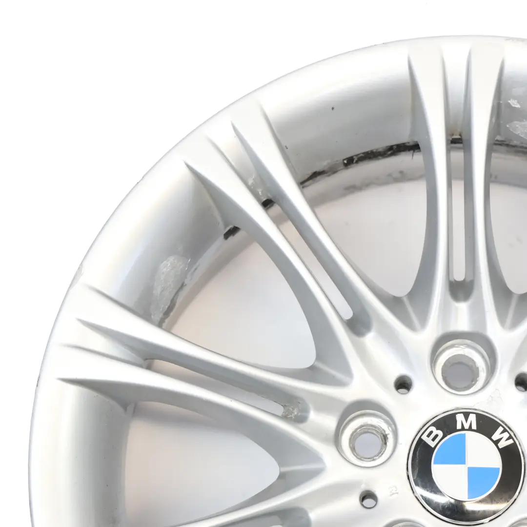 Cerchio In Lega Argento 18" 8J ET:20 M Doppie Razze 135 per BMW E60 E61 con numero di parte 7905320 BMW E60 E61 Cerchio In Lega Argento 18" 8J ET:20 M Doppie Razze 135 - SKU 7905320-7 - Numero di parte 7905320