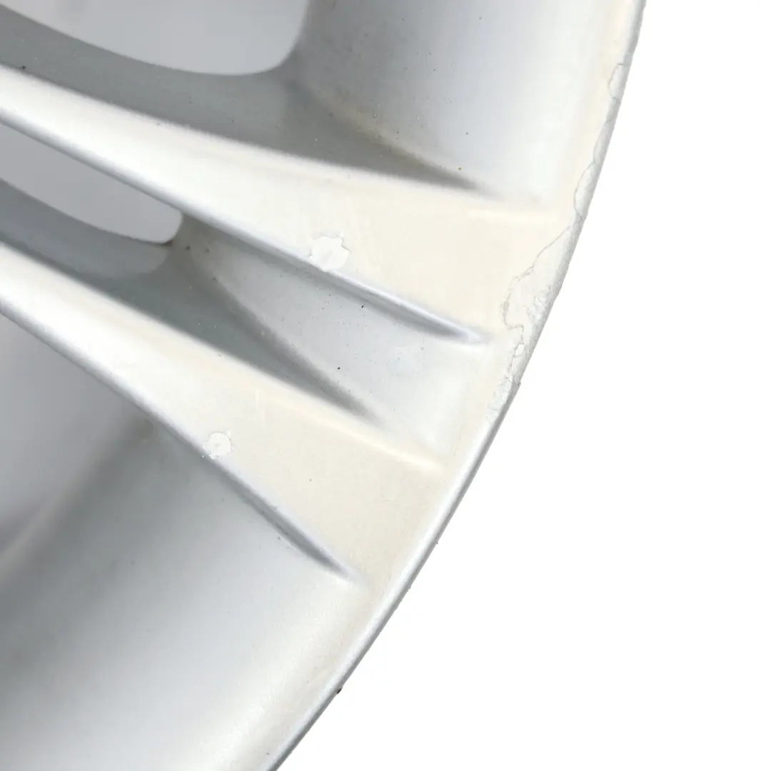 Srebrna Felga Aluminiowa 18" 8J ET:20 M Styling 135 do BMW E60 E61 o numerze 7905320 BMW E60 E61 Srebrna Felga Aluminiowa 18" 8J ET:20 M Styling 135 - SKU 7905320-7 - Numer Części 7905320