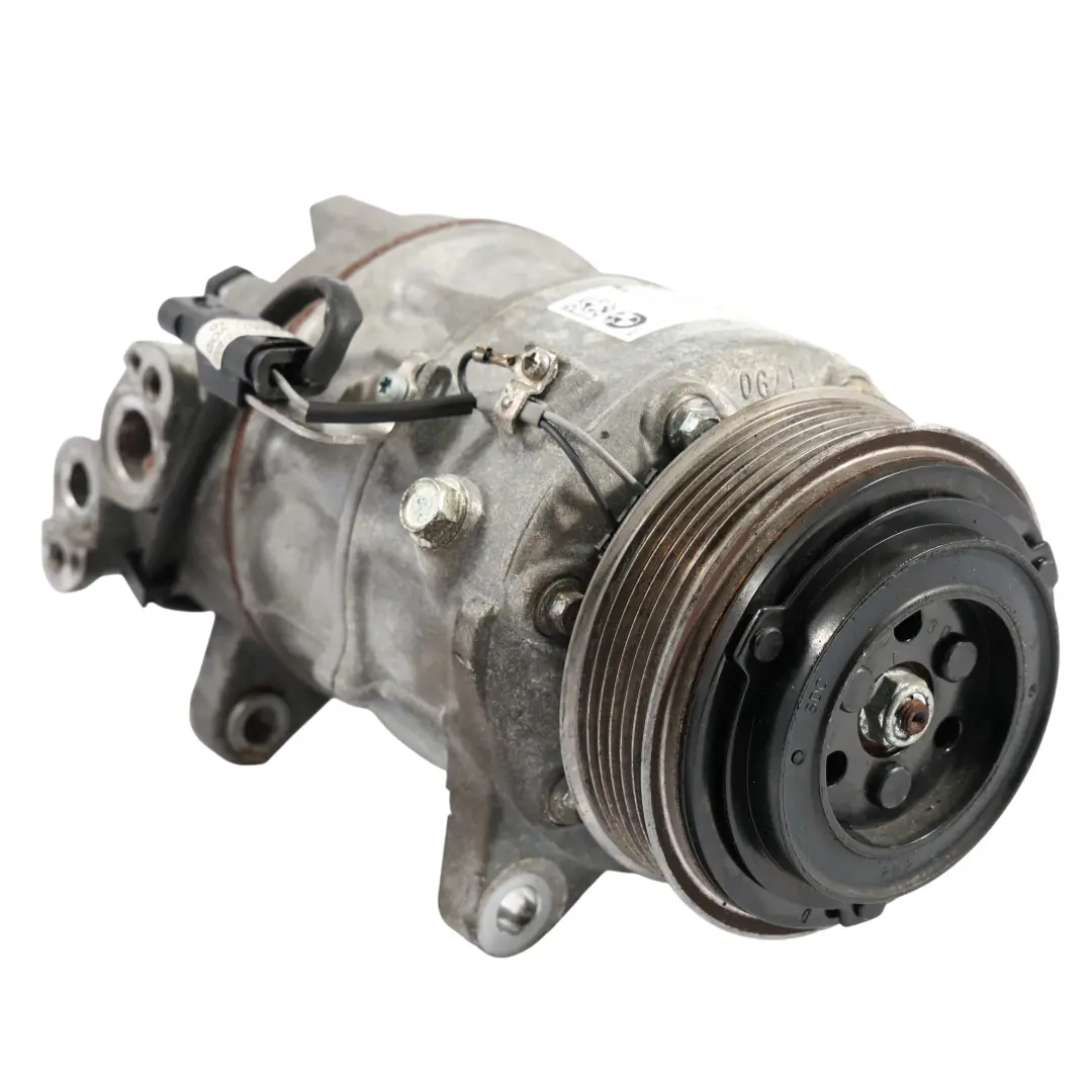 Sprężarka Kompresor Klimatyzacji do BMW G11 G12 G30 G31 o numerze 7945819 BMW G11 G12 G30 G31 Sprężarka Kompresor Klimatyzacji - SKU 7945819 - Numer Części 7945819