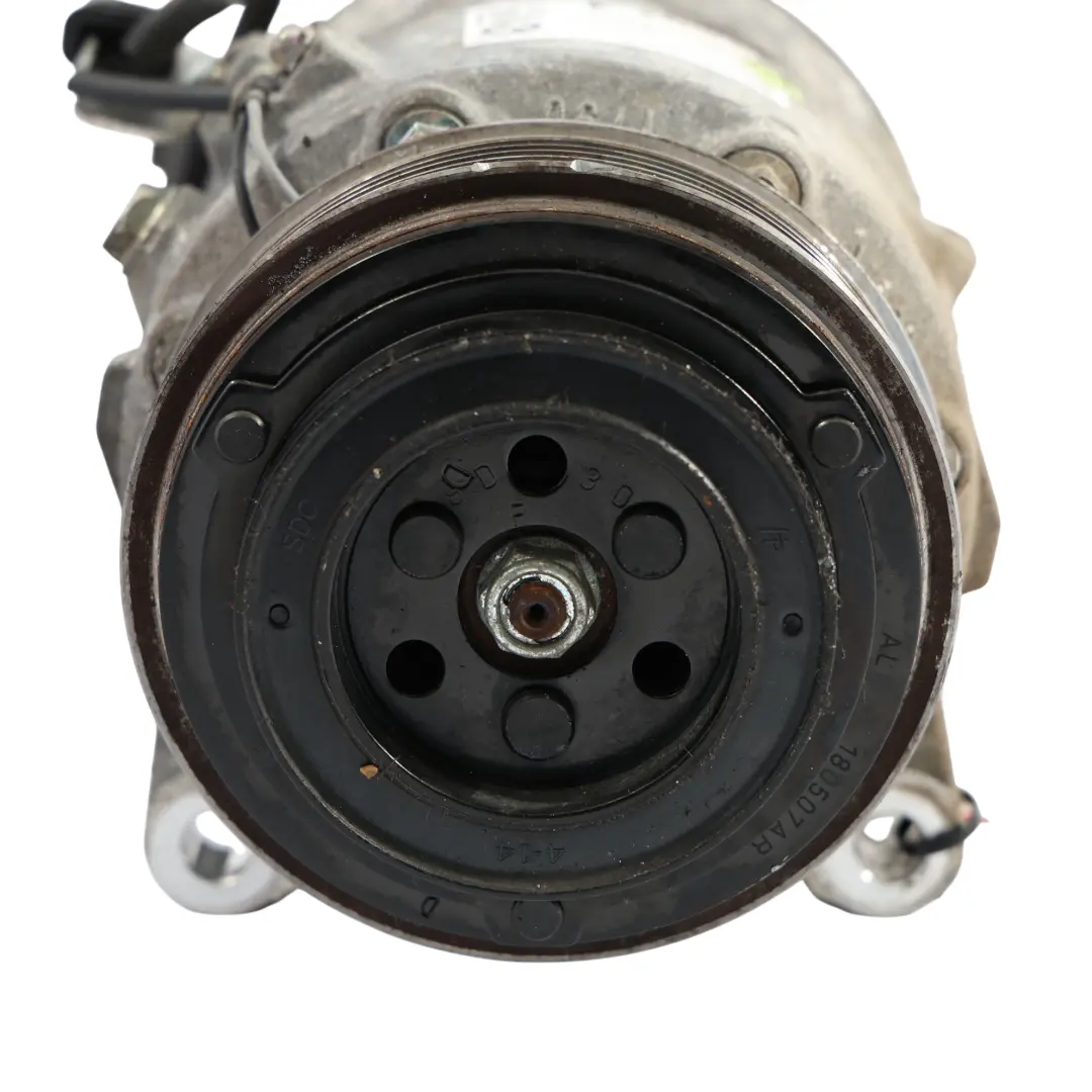 Sprężarka Kompresor Klimatyzacji do BMW G11 G12 G30 G31 o numerze 7945819 BMW G11 G12 G30 G31 Sprężarka Kompresor Klimatyzacji - SKU 7945819 - Numer Części 7945819
