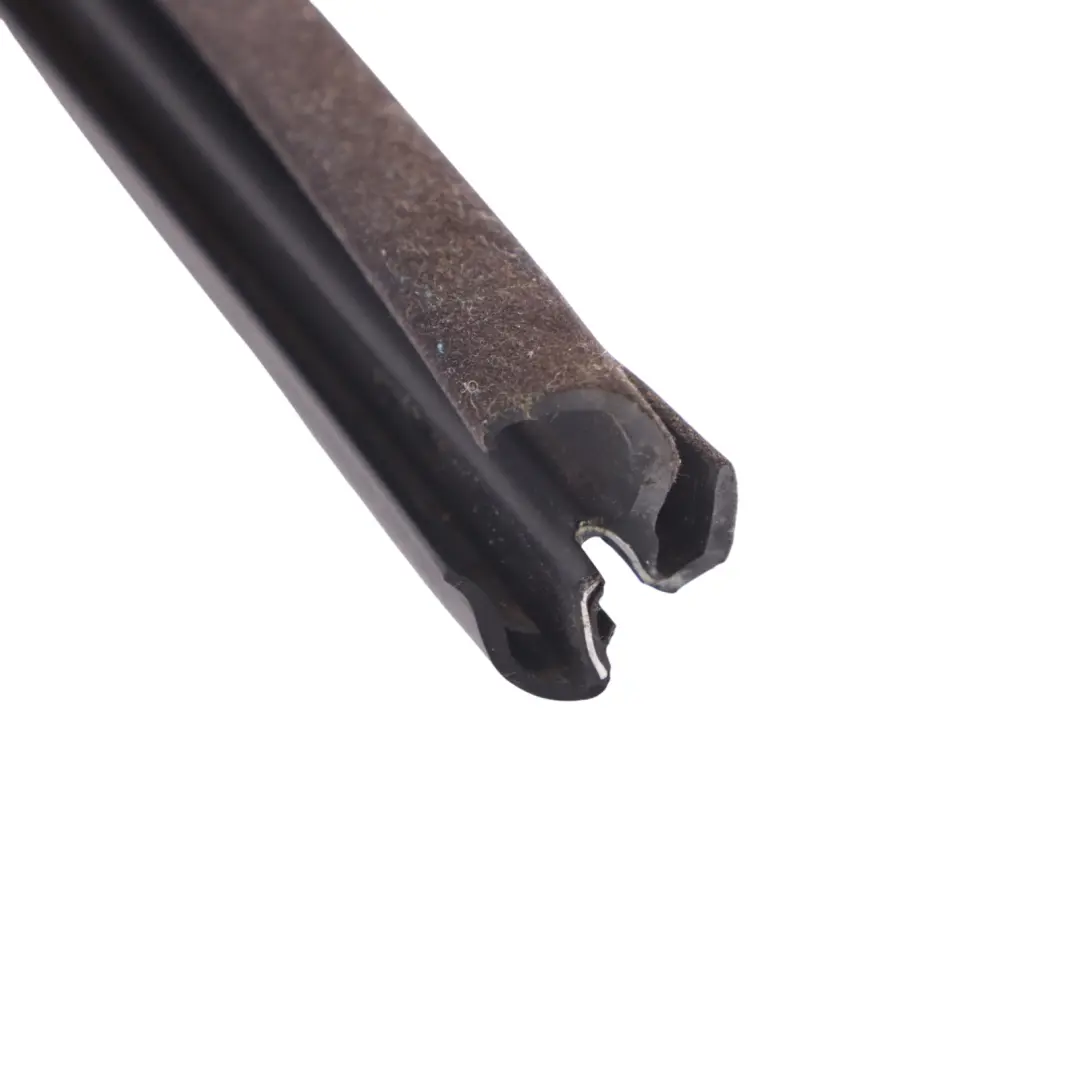 7L Joint D'Étanchéité Intérieur Arrière Caoutchouc Droit pour VW Touareg à propos du numéro de pièce 7L0839472B VW Touareg 7L Joint D'Étanchéité Intérieur Arrière Caoutchouc Droit - SKU 7L0839472B - Numéro de pièce 7L0839472B