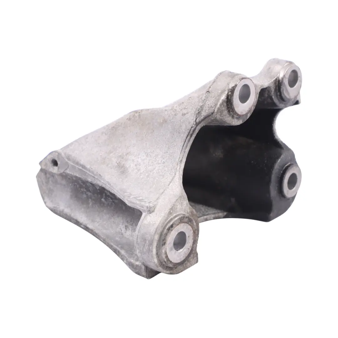 Łapa Mocowanie Wspornik Silnika Lewo do Audi Q7 4L 3.0 TDI BUG o numerze 7L6199307A Audi Q7 4L 3.0 TDI BUG Łapa Mocowanie Wspornik Silnika Lewo - SKU 7L6199307A - Numer Części 7L6199307A