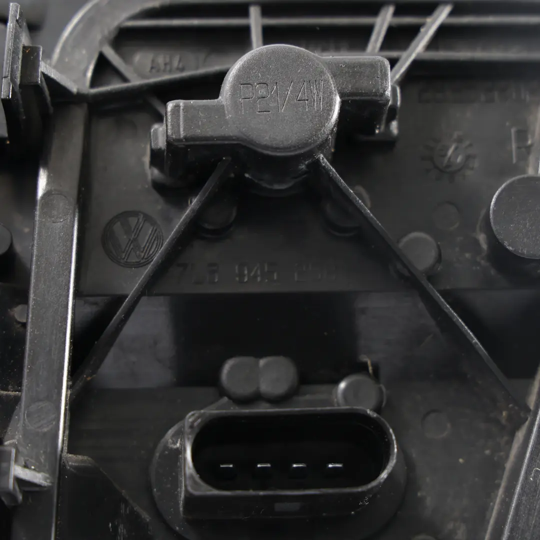 7L Luz Trasera Exterior Derecha para VW Volkswagen Touareg con número de pieza 7L6945096R VW Volkswagen Touareg 7L Luz Trasera Exterior Derecha - SKU 7L6945096R-1 - Número de pieza 7L6945096R