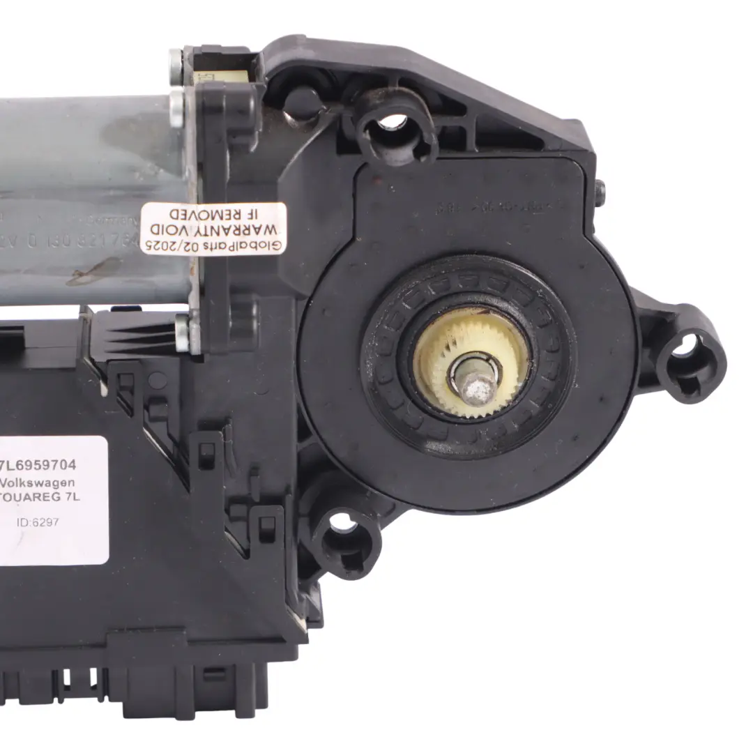 7L Rear Lifter Window Control Unit Right O/S to VW Volkswagen Touareg with Part number 7L6959704 VW Volkswagen Touareg 7L Rear Lifter Window Control Unit Right O/S - SKU 7L6959704 - Part number 7L6959704