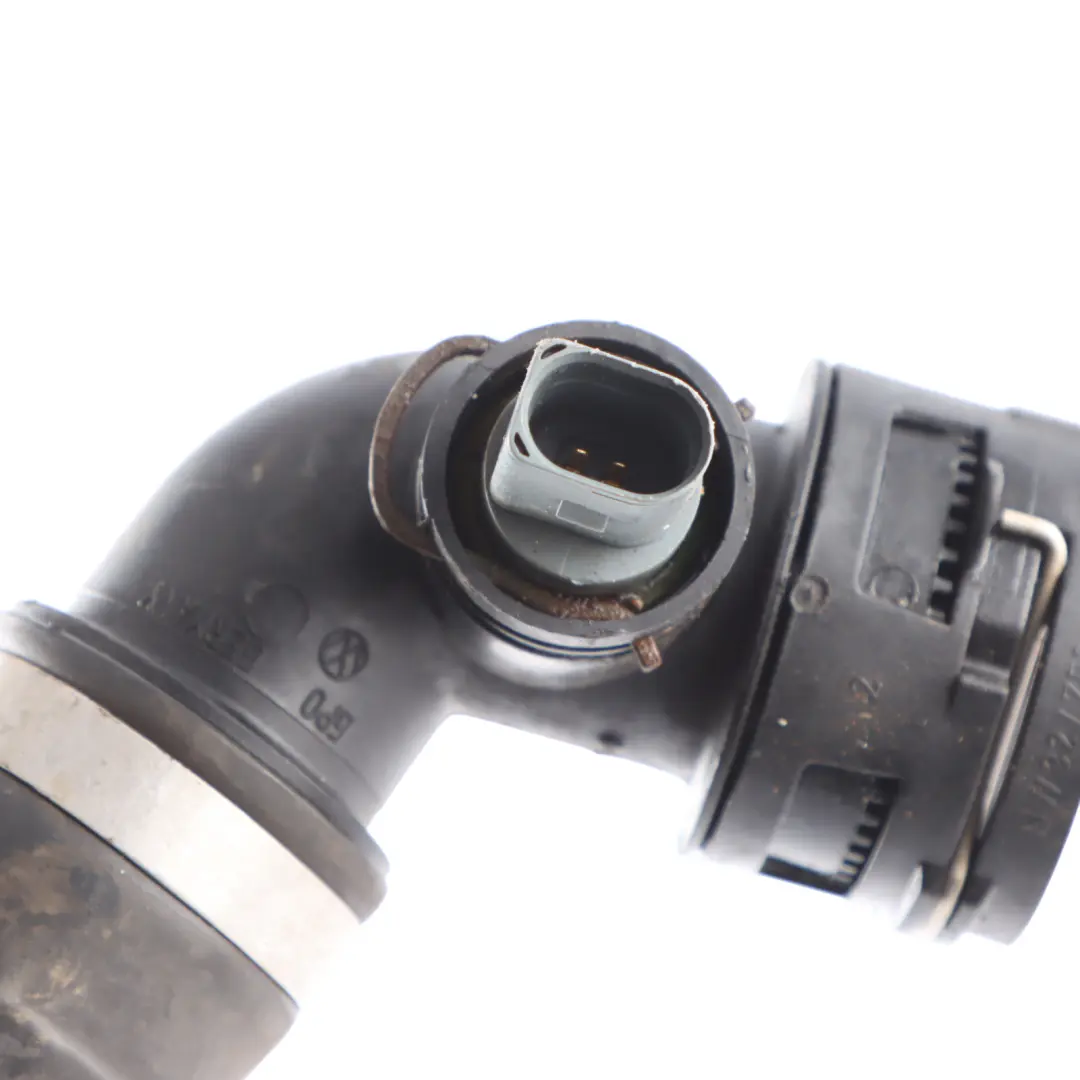 Audi Q7 4L Sistema De Enfriamiento Motor Tubo De Agua - SKU 7L8121051L - Número de pieza 7L8121051L