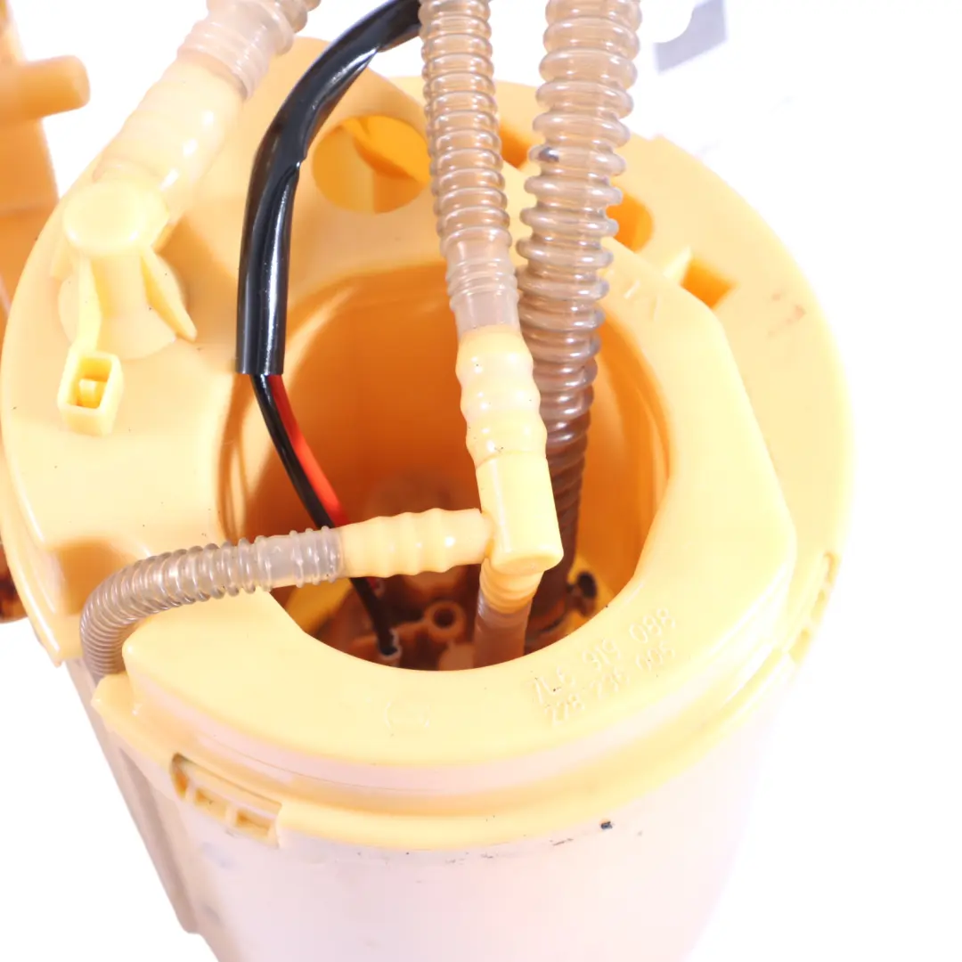 4L3.0 TDI BUG Diesel Control Fuel Pump Tank Sender Pump Unit to Audi Q7 with Part number 7L8919679F Audi Q7 4L3.0 TDI BUG Diesel Control Fuel Pump Tank Sender Pump Unit - SKU 7L8919679F - Part number 7L8919679F