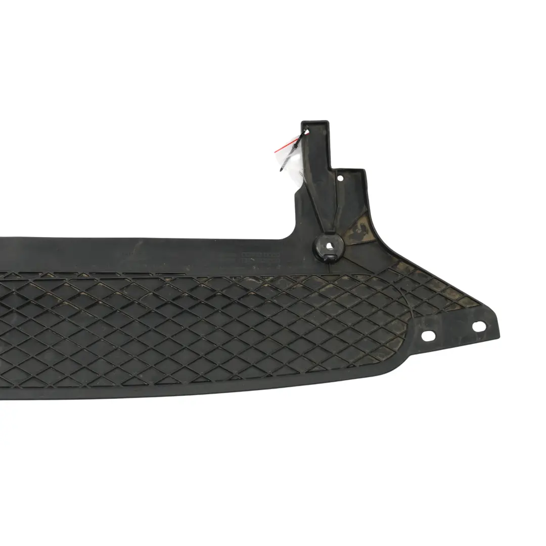 BMW F11 Touring M Sport Guía Parachoques Trasero Parte Inferior Central - SKU 8049236 - Número de pieza 8049236