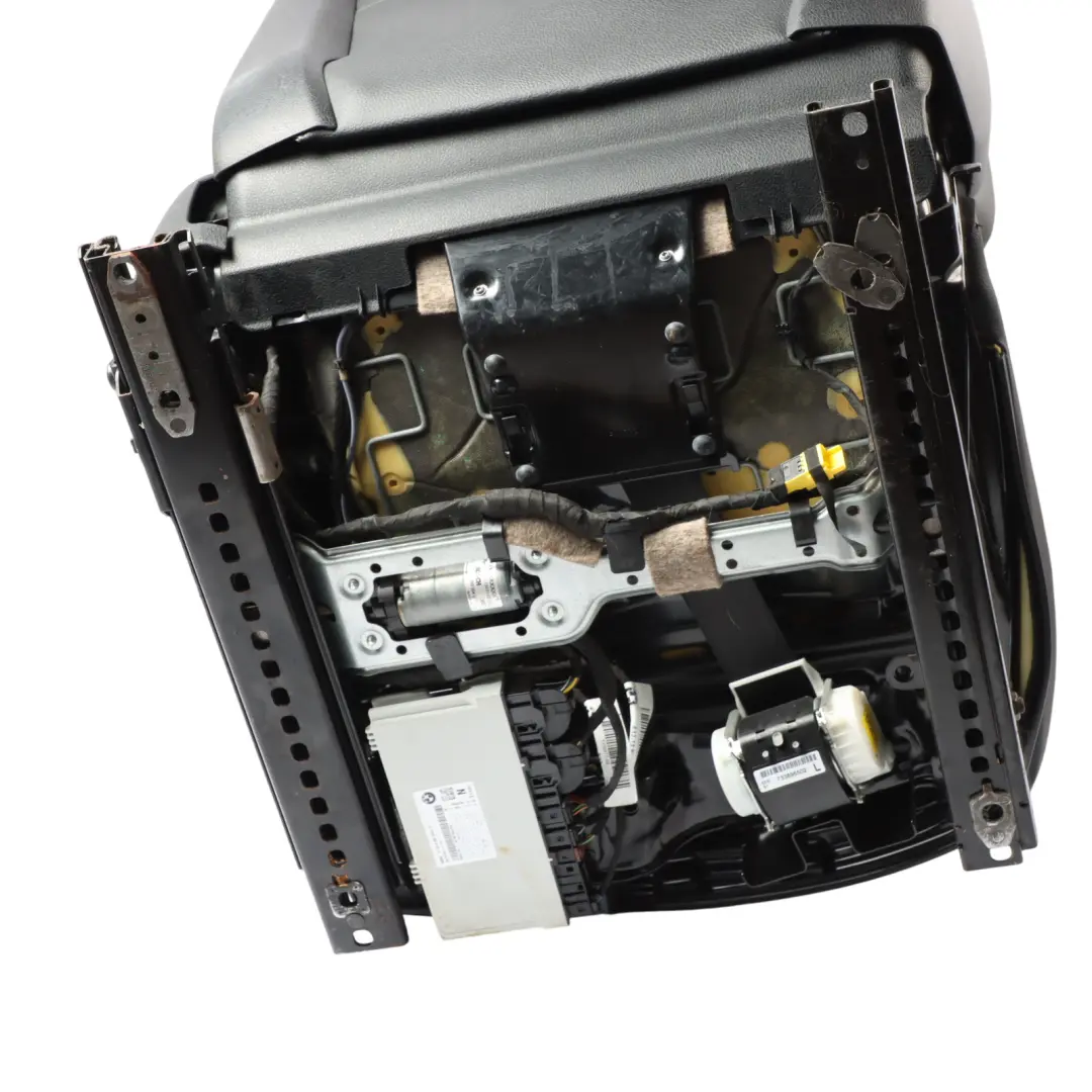 Fotel Sport Lewy Przód Skóra Podgrzewany do BMW F33 o numerze 8062619 BMW F33 Fotel Sport Lewy Przód Skóra Podgrzewany - SKU 8062619-1 - Numer Części 8062619