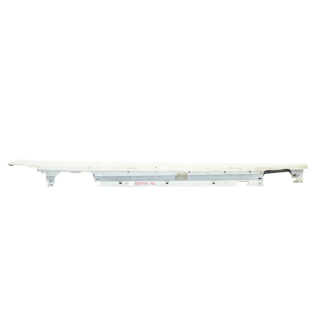 BMW F46 GT M Sport Panel embellecedor de umbral Derecho Alpinweiss 3 - 300 - SKU 8067076-AW - Número de pieza 8067076