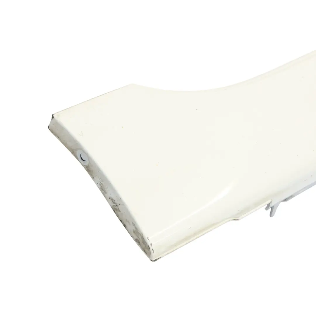 Panel embellecedor de umbral Derecho Alpinweiss 3 - 300 para BMW F46 GT M Sport con número de pieza 8067076 BMW F46 GT M Sport Panel embellecedor de umbral Derecho Alpinweiss 3 - 300 - SKU 8067076-AW - Número de pieza 8067076