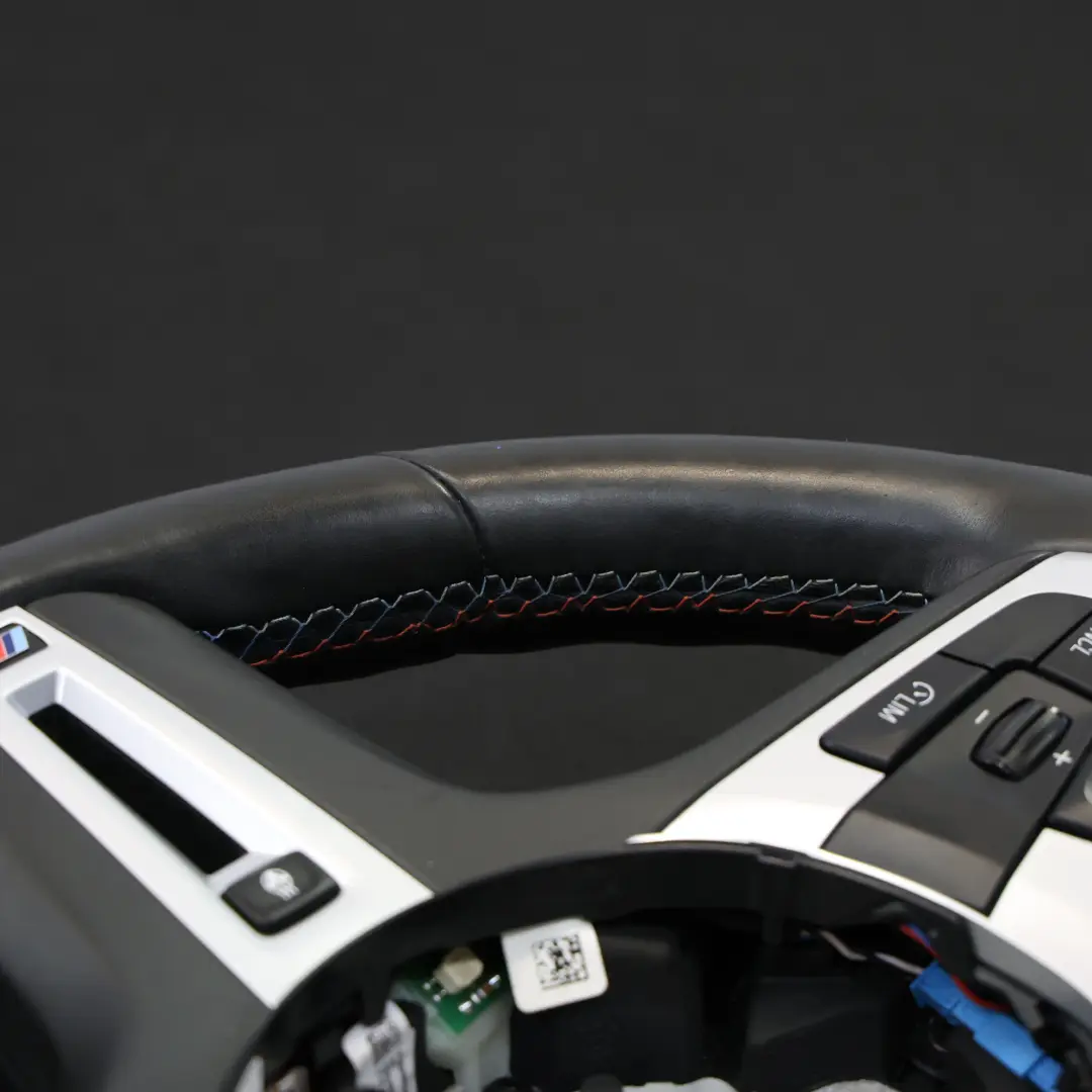 Nero In Pelle Riscaldato Cambio al Volante per Volante BMW X3 M F97 X4 M F98 M Sport con numero di parte 8097998 Volante BMW X3 M F97 X4 M F98 M Sport Nero In Pelle Riscaldato Cambio al Volante - SKU 8097998 - Numero di parte 8097998