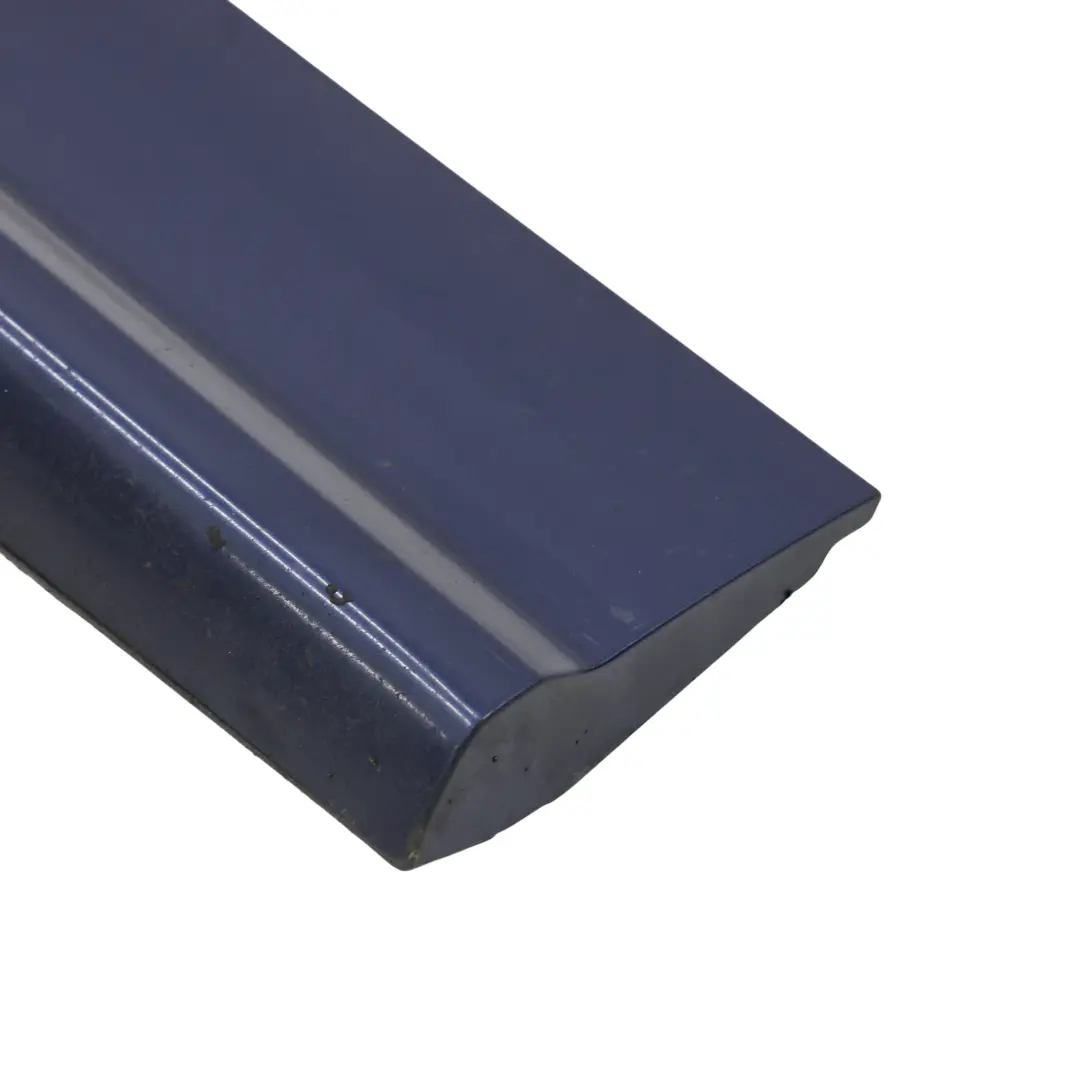 Listwa Ozdobna Drzwi Prawy Przód Navarra Blue Metallic - H5X do Audi Q5 FY o numerze 80A853960B Audi Q5 FY Listwa Ozdobna Drzwi Prawy Przód Navarra Blue Metallic - H5X - SKU 80A853960B-NAB - Numer Części 80A853960B