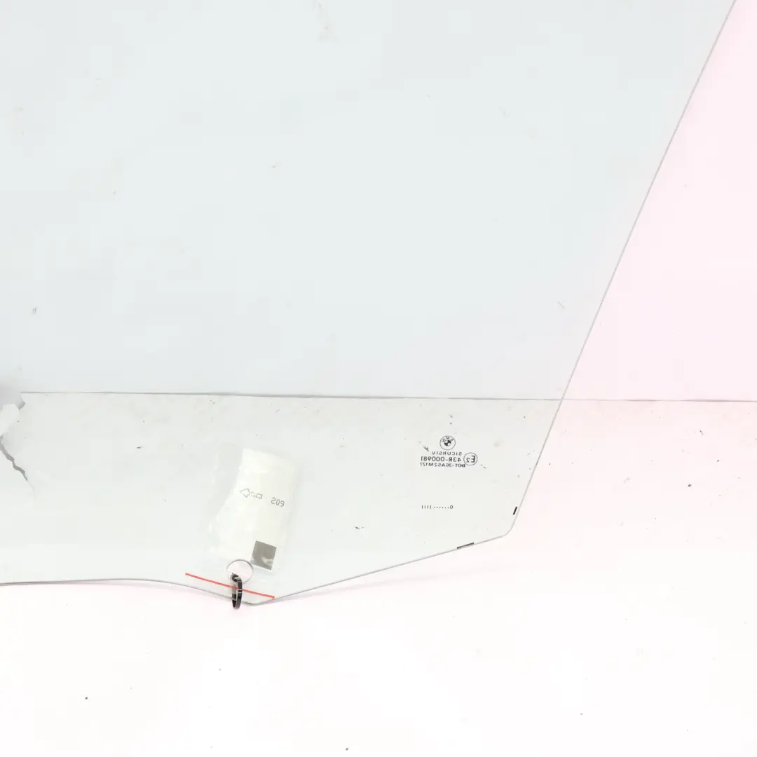 Boczna Szyba Drzwi Prawy Przód AS2 do BMW E46 o numerze 8196026 BMW E46 Boczna Szyba Drzwi Prawy Przód AS2 - SKU 8196026-1 - Numer Części 8196026