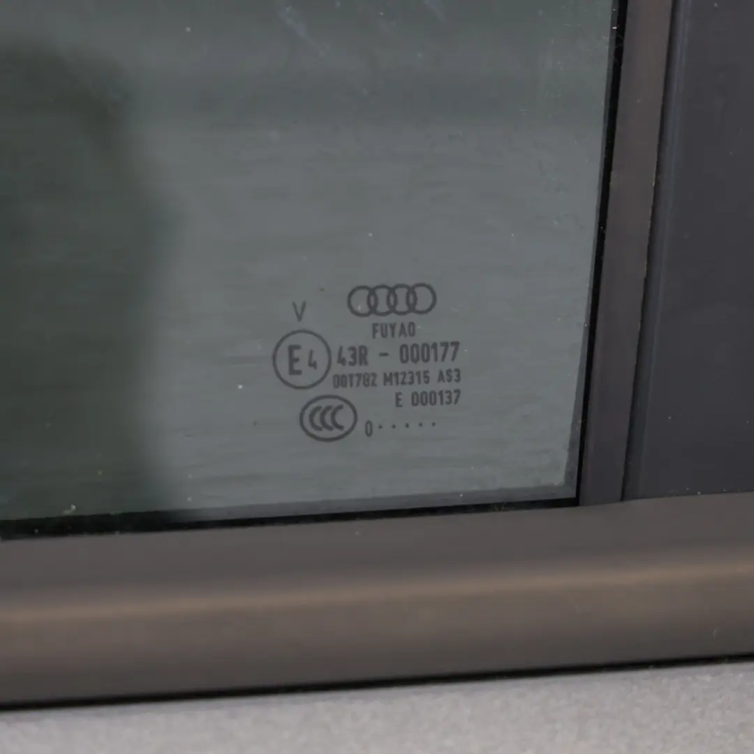 Porta Posteriore Sinistra Daytona Grey Pearl Effect - Z7S per Audi Q2 GA con numero di parte 81A833051C Audi Q2 GA Porta Posteriore Sinistra Daytona Grey Pearl Effect - Z7S - SKU 81A833051C-DGR - Numero di parte 81A833051C