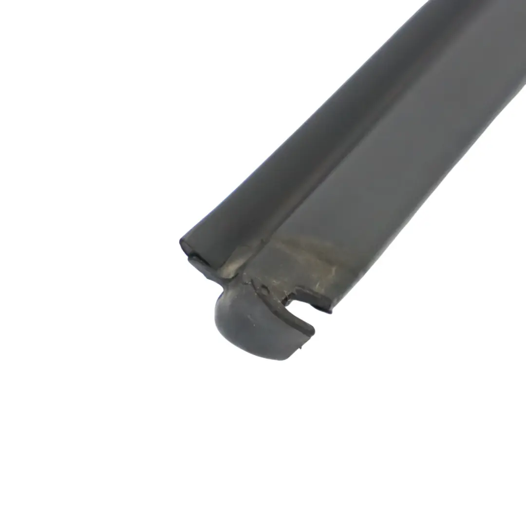  Joint Étanchéité Rail Guidage De Lunette Arrière Droit Audi Q2 GA - SKU 81A839440B - Numéro de pièce 81A839440B