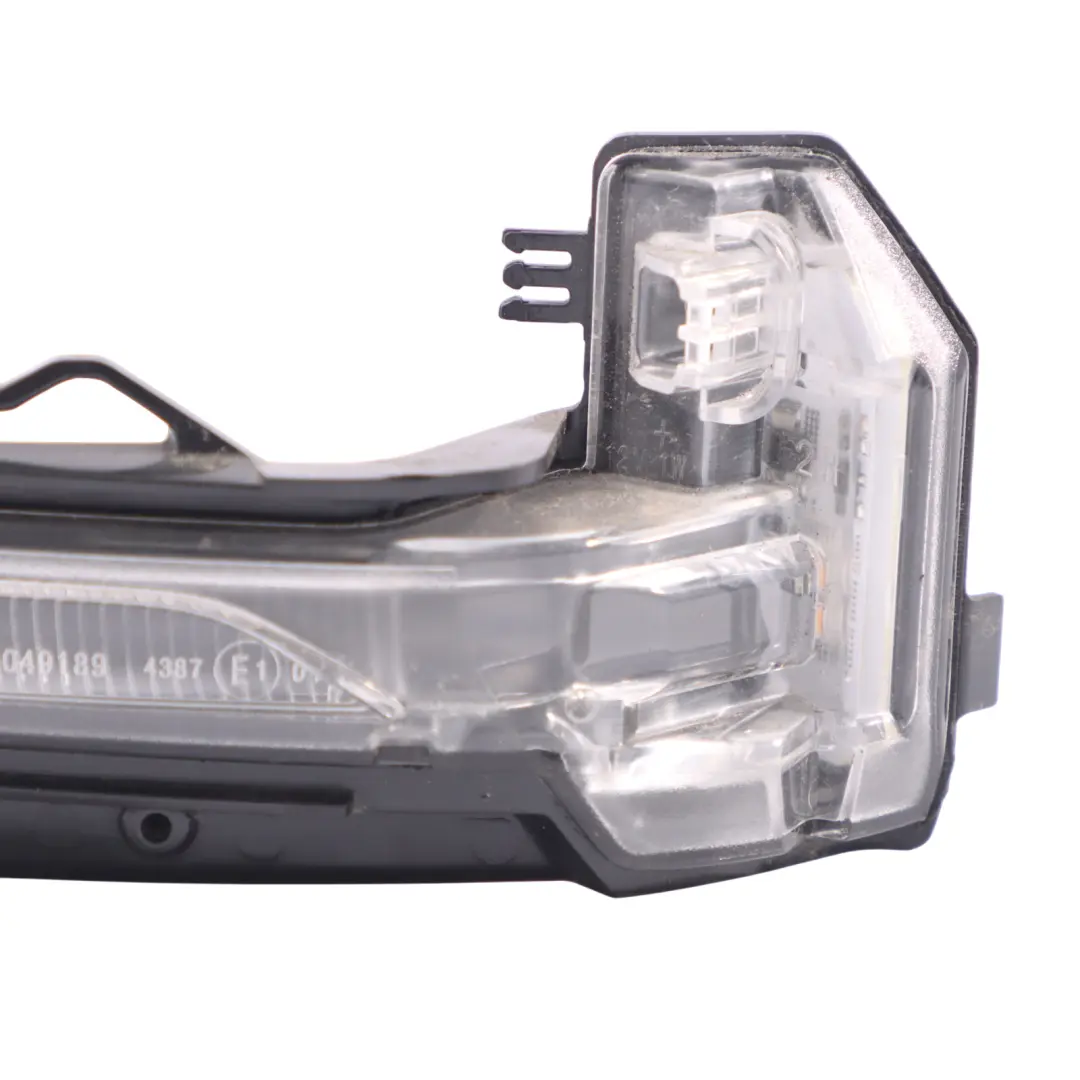 Rétroviseur Aile Clignotant Répétiteur Marqueur Droit pour Audi Q2 GA à propos du numéro de pièce 81A949102 Audi Q2 GA Rétroviseur Aile Clignotant Répétiteur Marqueur Droit - SKU 81A949102 - Numéro de pièce 81A949102