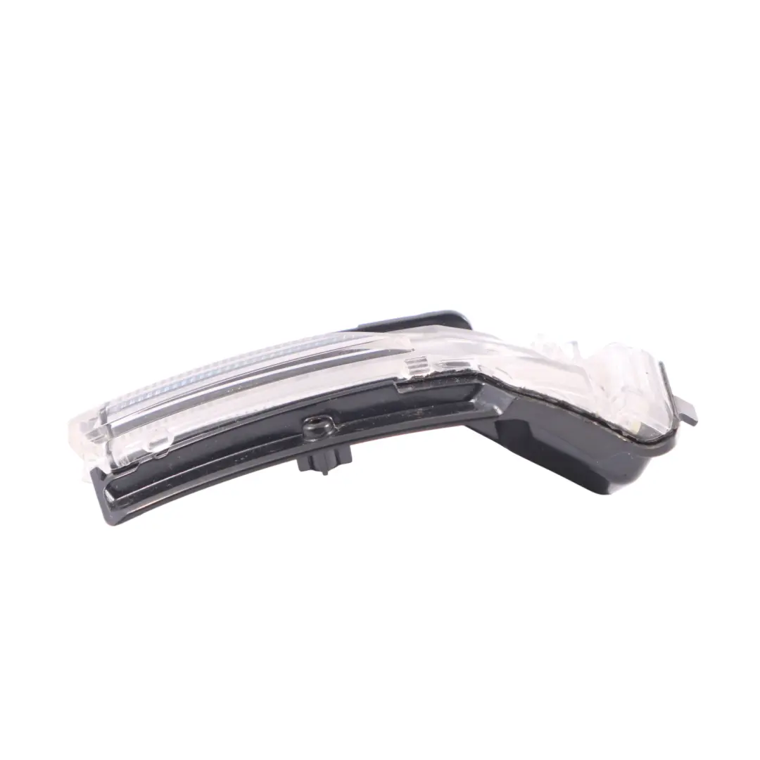 Specchietto Indicatore Ala Ripetitore Indicatore Destra per Audi Q2 GA con numero di parte 81A949102 Audi Q2 GA Specchietto Indicatore Ala Ripetitore Indicatore Destra - SKU 81A949102 - Numero di parte 81A949102