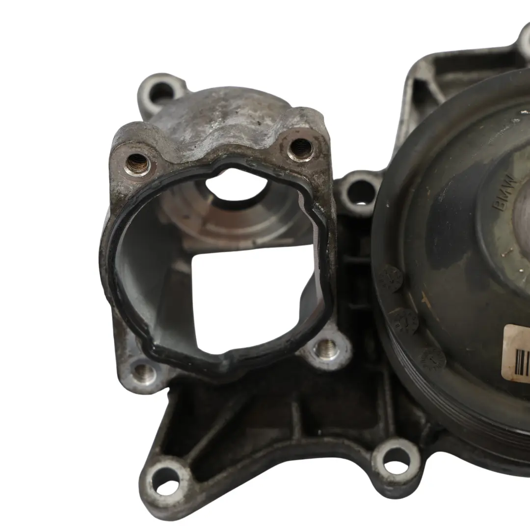 Pompa Acqua Refrigerante Meccanica per BMW F07 GT F11 F01 F02 X5 E70 LCI con numero di parte 8516435 BMW F07 GT F11 F01 F02 X5 E70 LCI Pompa Acqua Refrigerante Meccanica - SKU 8516435 - Numero di parte 8516435