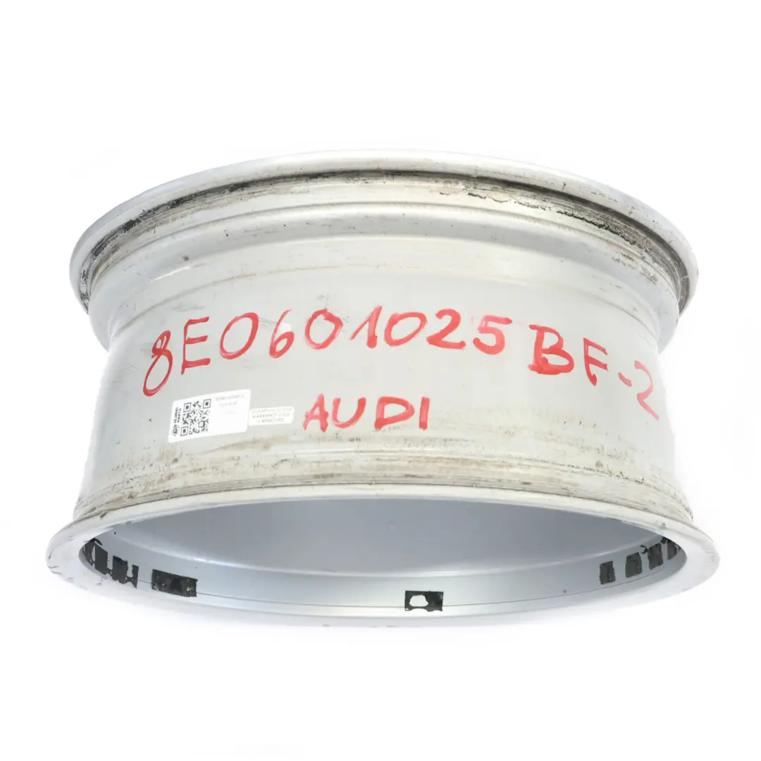 Jante en alliage argenté 18" ET:43 8J pour Audi A4 B7 8E à propos du numéro de pièce 8E0601025BF Audi A4 B7 8E Jante en alliage argenté 18" ET:43 8J - SKU 8E0601025BF-2 - Numéro de pièce 8E0601025BF