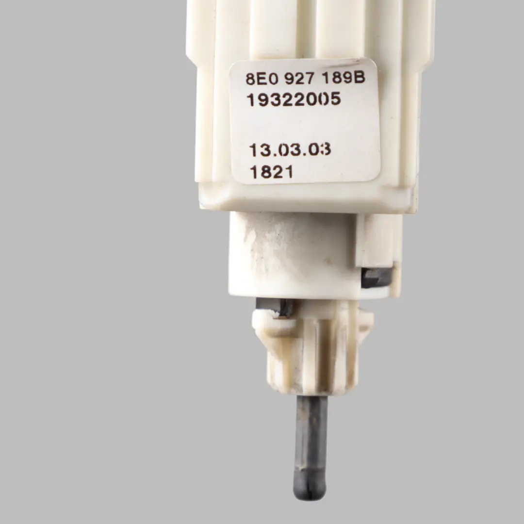 Clutch Pedal Control Sensor Switch to Audi S4 B6 with Part number 8E0927189B Audi S4 B6 Clutch Pedal Control Sensor Switch - SKU 8E0927189B - Part number 8E0927189B