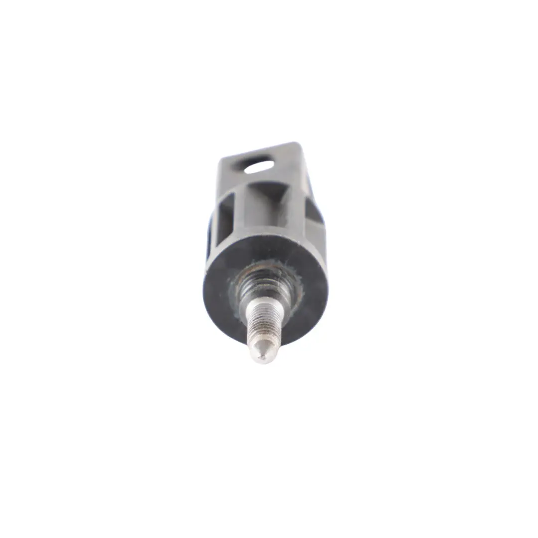 Audi A3 8V A4 B8 Écrou De Fixation De Feu Arrière - SKU 8E0945246A - Numéro de pièce 8E0945246A