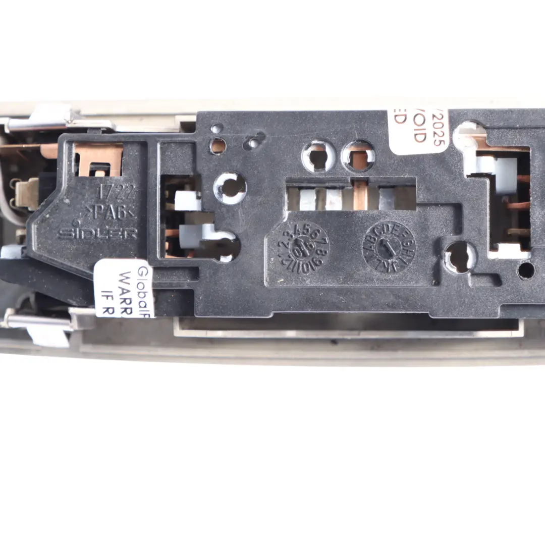 Pannello Interruttore Luce Lettura Interni Padiglione Nero per Audi A4 B7 con numero di parte 8E0947111A Audi A4 B7 Pannello Interruttore Luce Lettura Interni Padiglione Nero - SKU 8E0947111A-1 - Numero di parte 8E0947111A