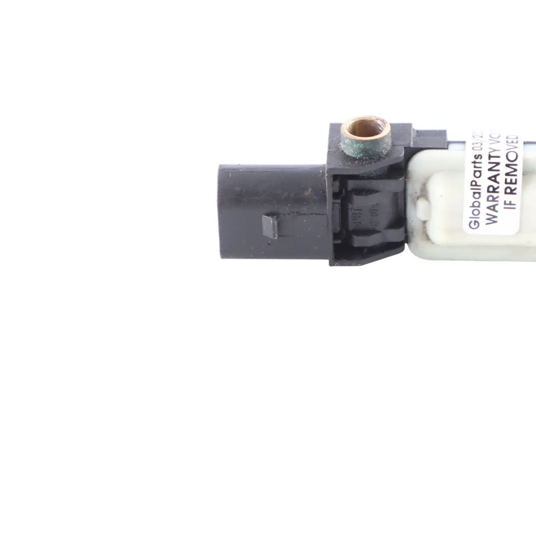 Czujnik Sensor Uderzenia do Audi A4 S4 B6 A7 4B o numerze 8E0959651 Audi A4 S4 B6 A7 4B Czujnik Sensor Uderzenia - SKU 8E0959651 - Numer Części 8E0959651