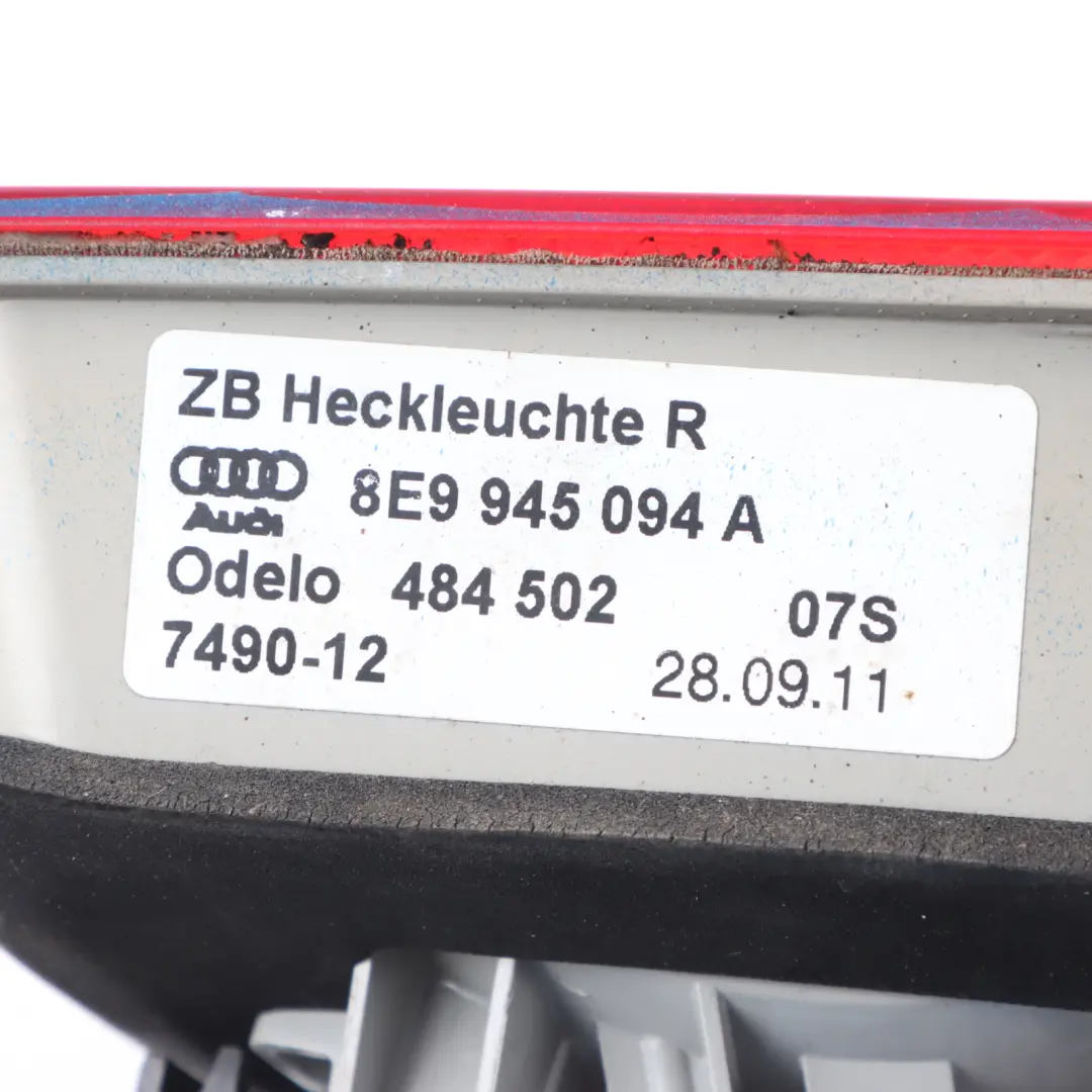 Light Lamp Trunk Lid Boot Tailgate Right O/S to Audi A4 B7 Rear with Part number 8E9945094A Audi A4 B7 Rear Light Lamp Trunk Lid Boot Tailgate Right O/S - SKU 8E9945094A - Part number 8E9945094A