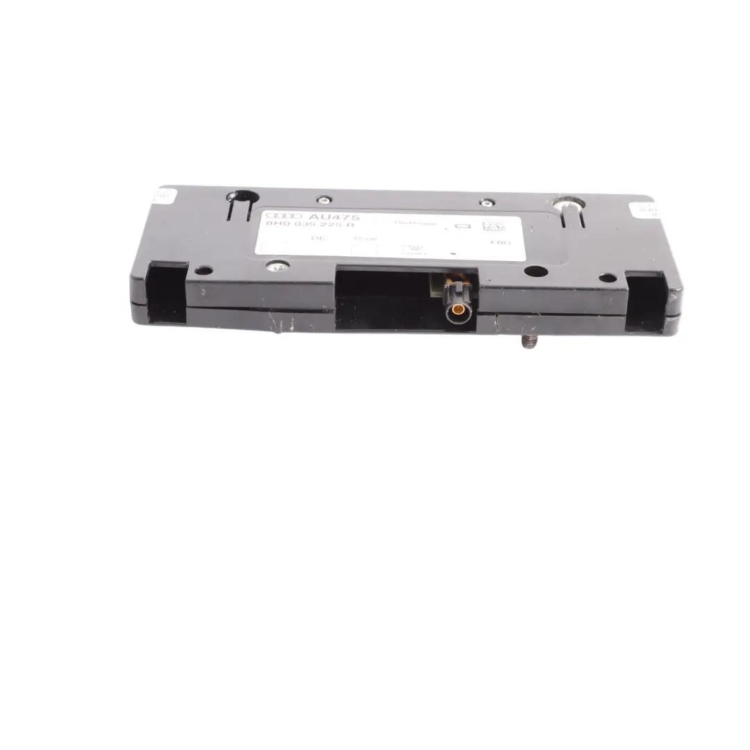 Módulo Amplificador Antena Derecha para Audi A4 B8 con número de pieza 8H0035225 Audi A4 B8 Módulo Amplificador Antena Derecha - SKU 8H0035225 - Número de pieza 8H0035225
