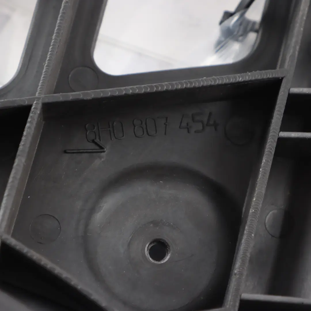 Audi A4 B7 Cabrio Support De Pare-Chocs Guide Arrière Droit - SKU 8H0807454 - Numéro de pièce 8H0807454