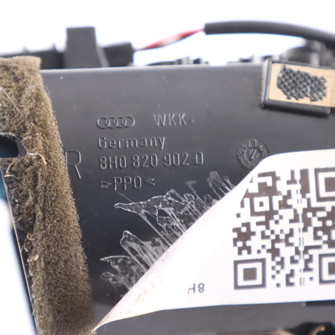 Deska Rozdzielcza Grill Kratka Dysza Prawy Przód Audi A4 B7 - SKU 8H0820902D - Numer Części 8H0820902D