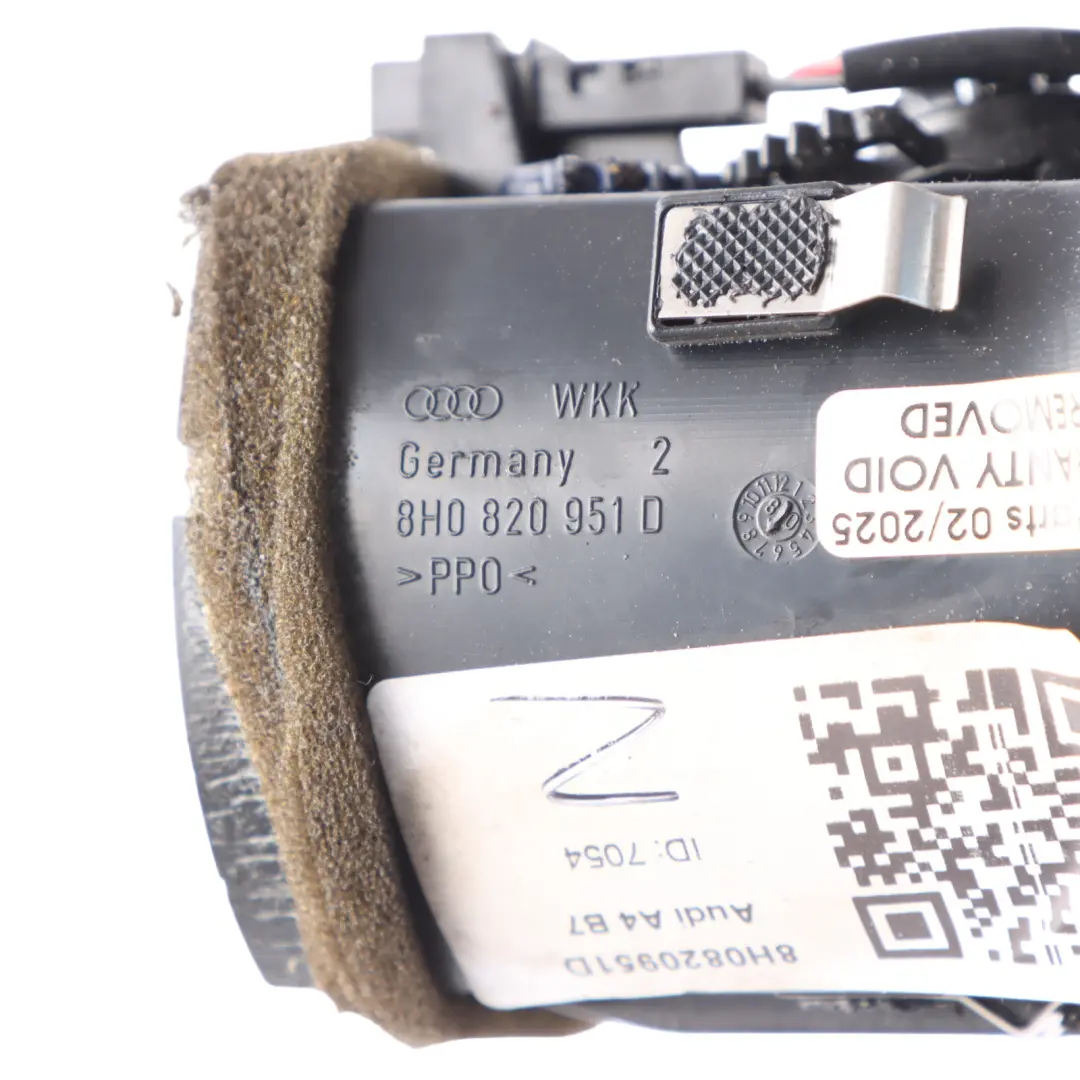 Armaturenbrett Mitte Luftauslass Vorne Dash Düse für Audi A4 B7 Cabrio mit Teilenummer 8H0820951D Audi A4 B7 Cabrio Armaturenbrett Mitte Luftauslass Vorne Dash Düse - SKU 8H0820951D - Teilenummer 8H0820951D