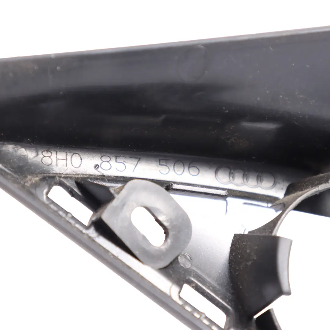 Coperchio Altoparlante Porta Anteriore Destra Nero per Audi A4 B7 Cabrio con numero di parte 8H0857506 Audi A4 B7 Cabrio Coperchio Altoparlante Porta Anteriore Destra Nero - SKU 8H0857506 - Numero di parte 8H0857506