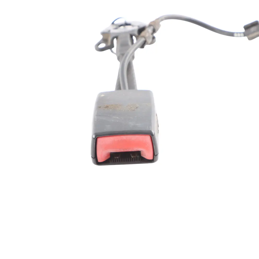 Vorderseite Gurtschloss Stiel Links für Audi A4 B7 Cabrio mit Teilenummer 8H0857755A Audi A4 B7 Cabrio Vorderseite Gurtschloss Stiel Links - SKU 8H0857755A - Teilenummer 8H0857755A