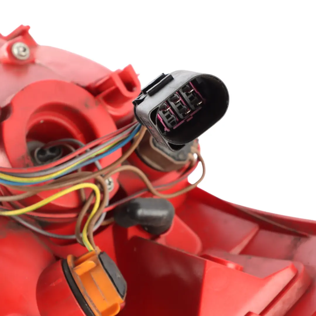 Light Lamp Trunk Lid Boot Tailgate Left N/S to Audi A4 B8 Rear with Part number 8H0945095D Audi A4 B8 Rear Light Lamp Trunk Lid Boot Tailgate Left N/S - SKU 8H0945095D - Part number 8H0945095D