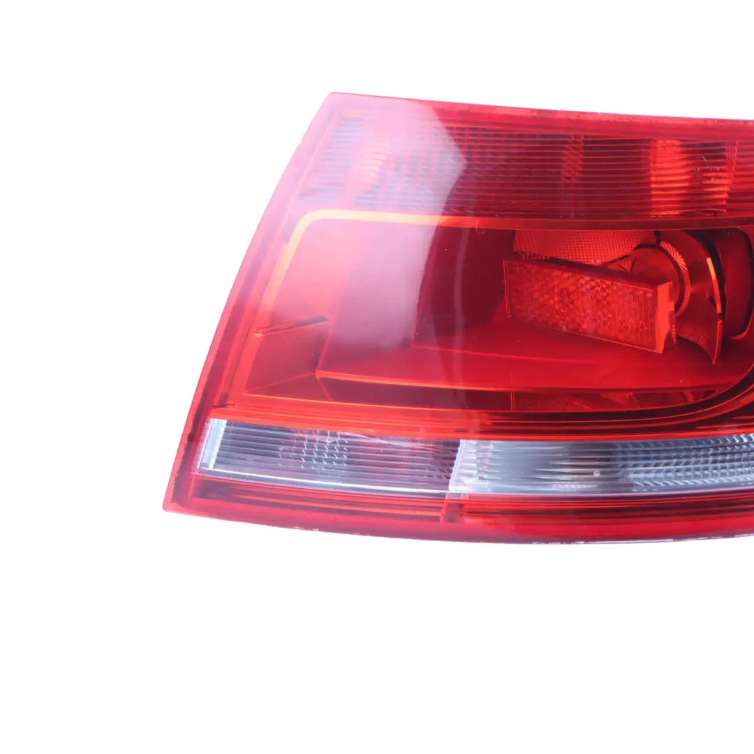 Tail Lamp Light Trunk Tailgate Outer Right O/S to Audi A4 B7 Cabrio Rear with Part number 8H0945096D Audi A4 B7 Cabrio Rear Tail Lamp Light Trunk Tailgate Outer Right O/S - SKU 8H0945096D - Part number 8H0945096D