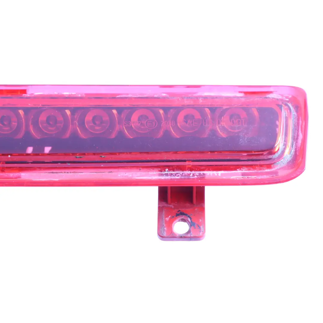 Luce Freno Posteriore Terza Lampada Stop Centrale per Audi A4 B8 con numero di parte 8H0945097C Audi A4 B8 Luce Freno Posteriore Terza Lampada Stop Centrale - SKU 8H0945097C - Numero di parte 8H0945097C