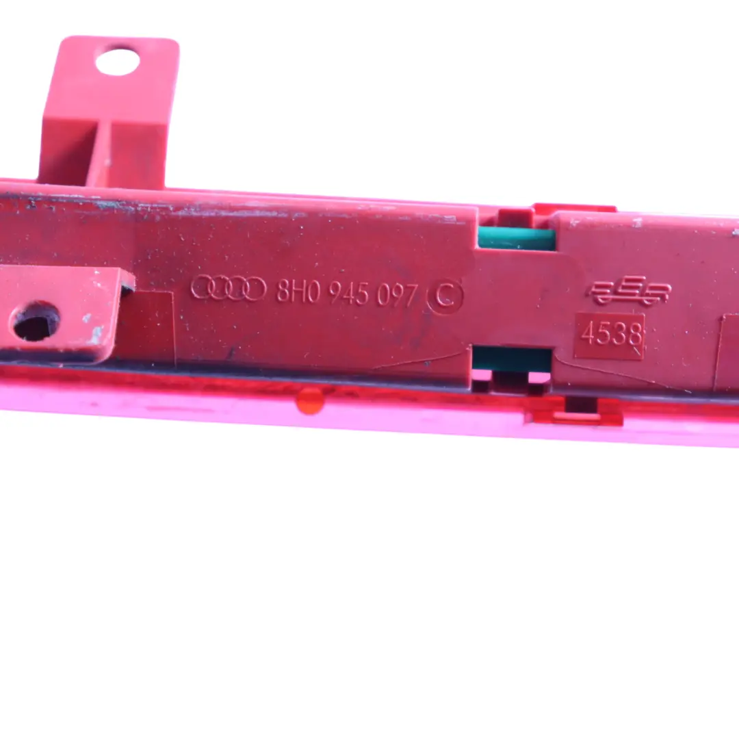 Luce Freno Posteriore Terza Lampada Stop Centrale per Audi A4 B8 con numero di parte 8H0945097C Audi A4 B8 Luce Freno Posteriore Terza Lampada Stop Centrale - SKU 8H0945097C - Numero di parte 8H0945097C