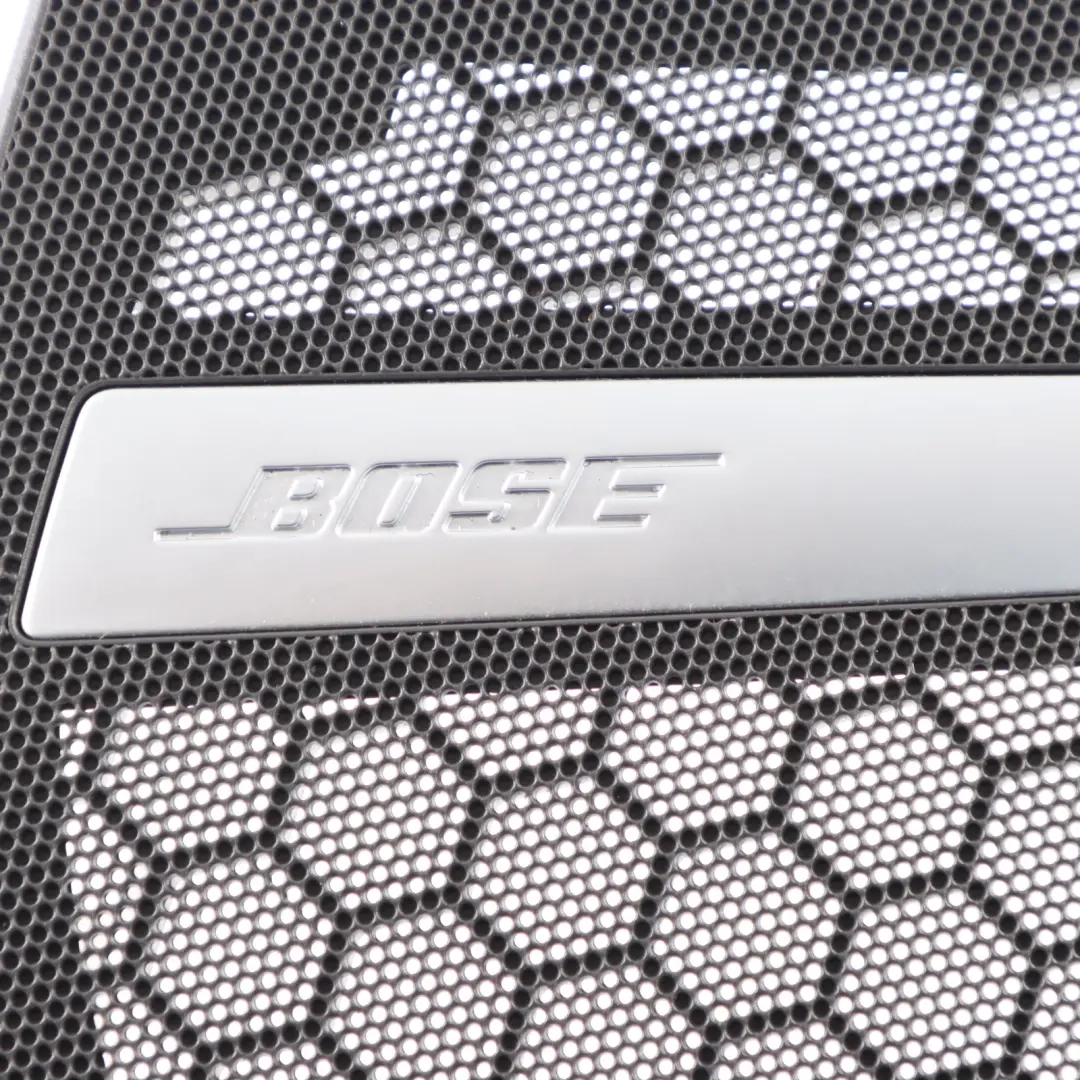 Audi TT 8J Osłona Głośnika Przedniego Drzwi Bose Lewa - SKU 8J0035405A - Numer Części 8J0035405A