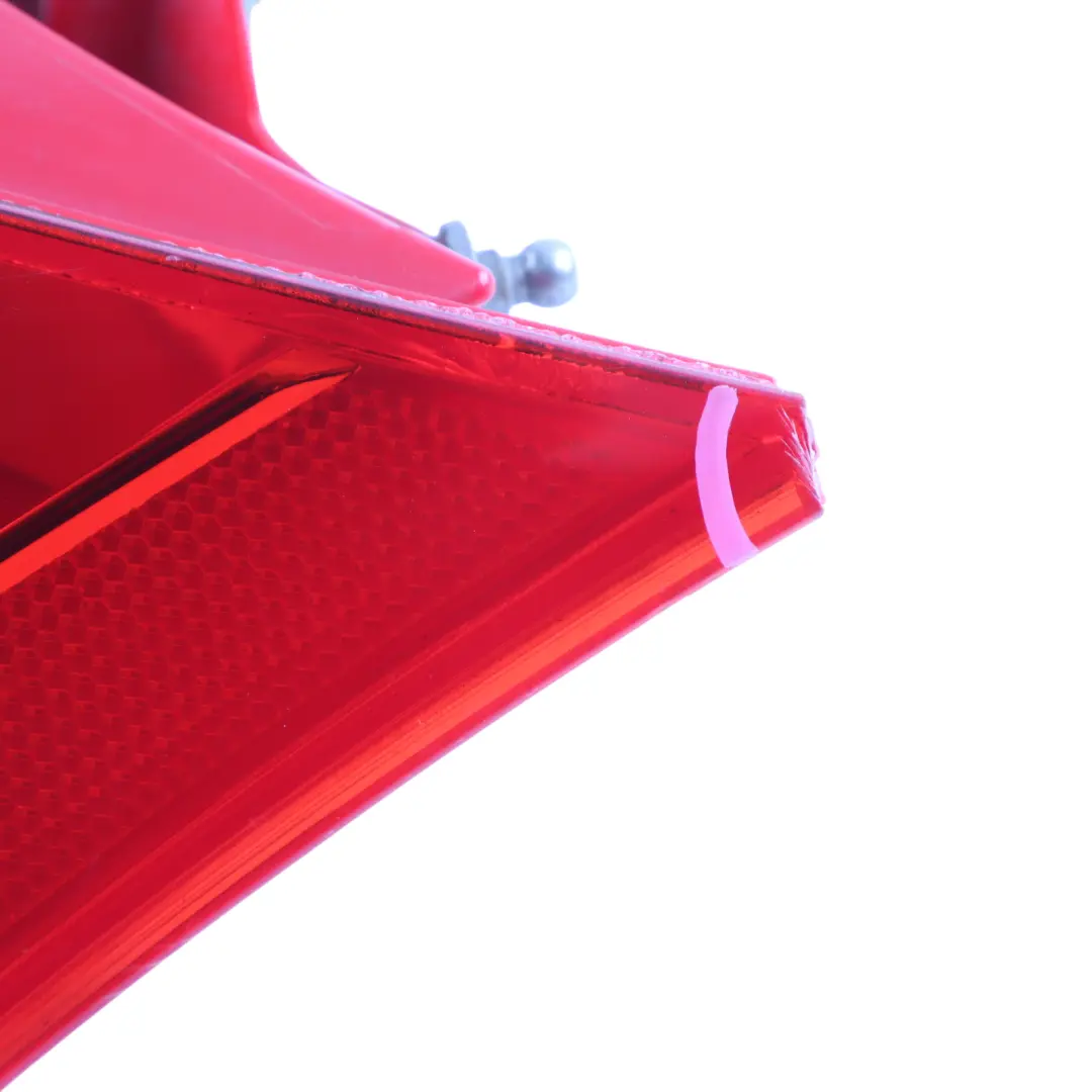 Audi TT 8J Feu arrière droit Lumière Couvercle de coffre Coffre hayon - SKU 8J0945096B - Numéro de pièce 8J0945096B